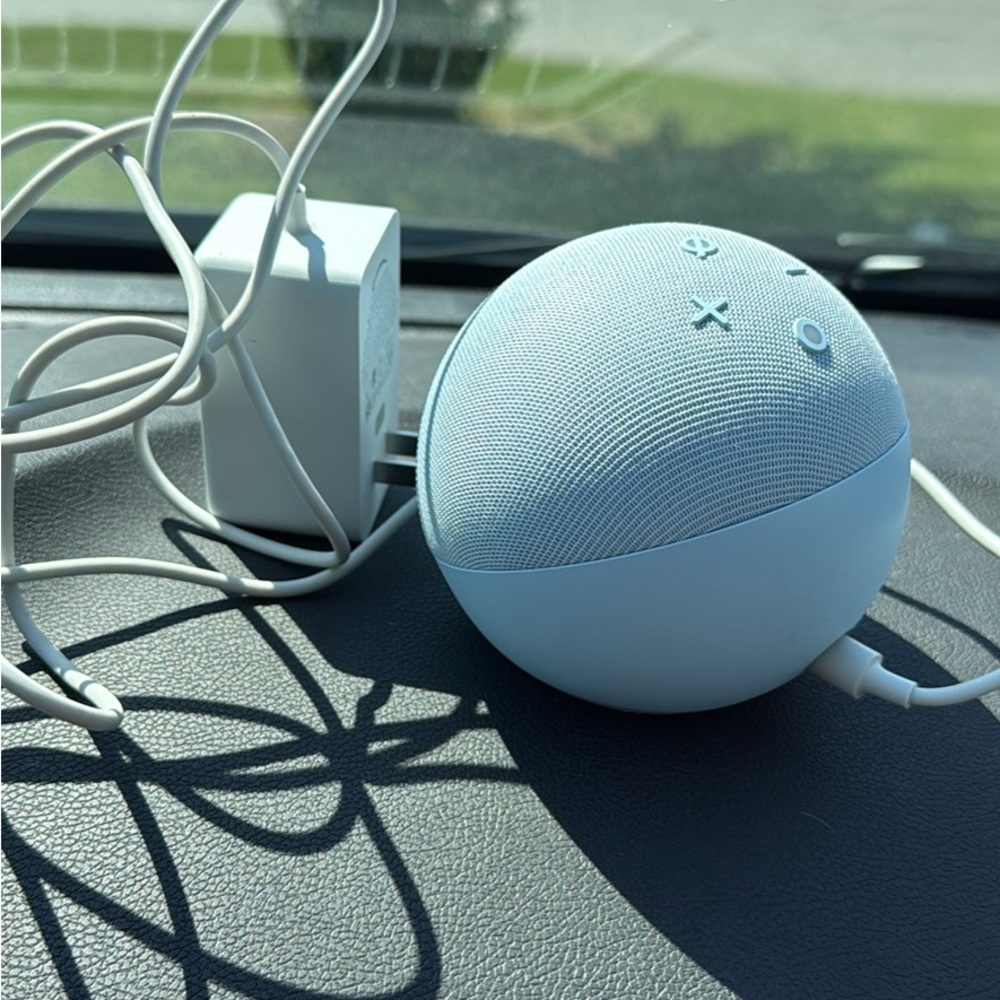 Echo Portable Speaker - Light Blue and White
